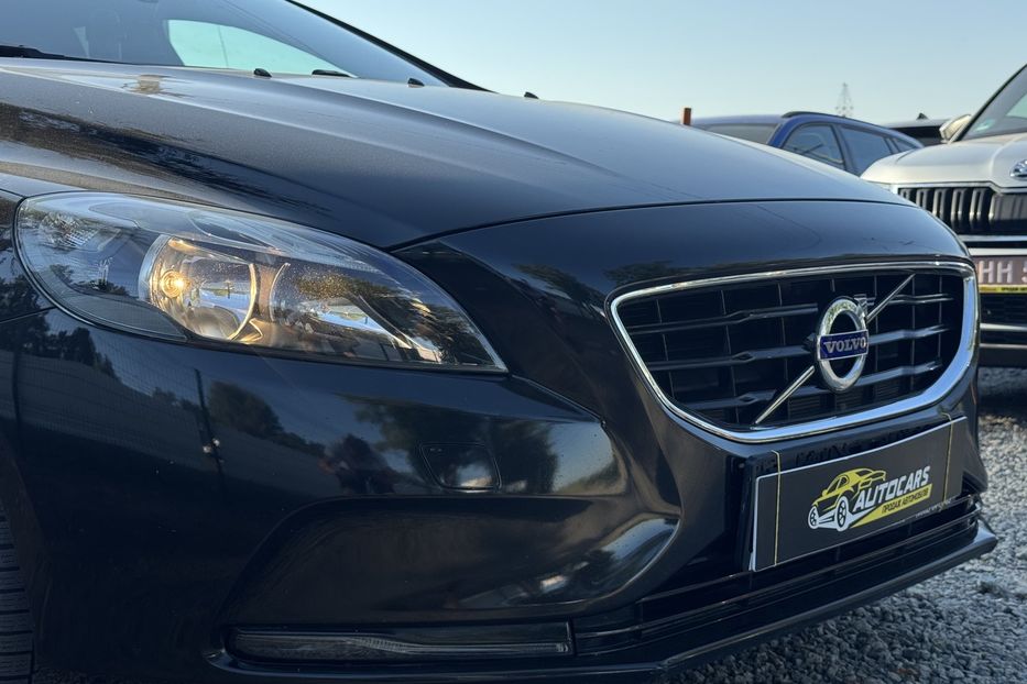 Продам Volvo V40 COMIS  2013 года в г. Умань, Черкасская область