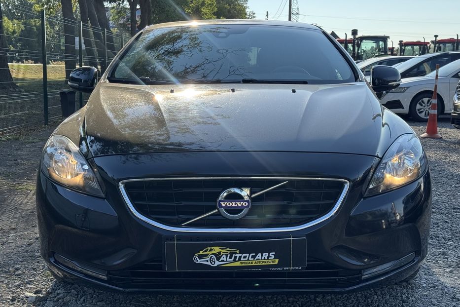 Продам Volvo V40 COMIS  2013 года в г. Умань, Черкасская область