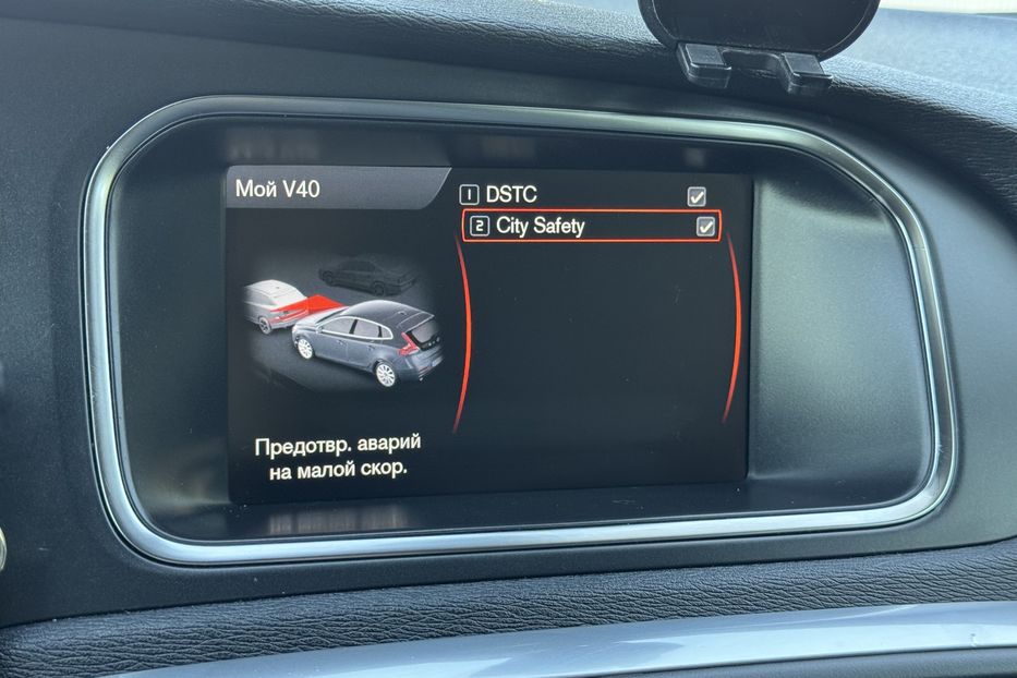 Продам Volvo V40 COMIS  2013 года в г. Умань, Черкасская область