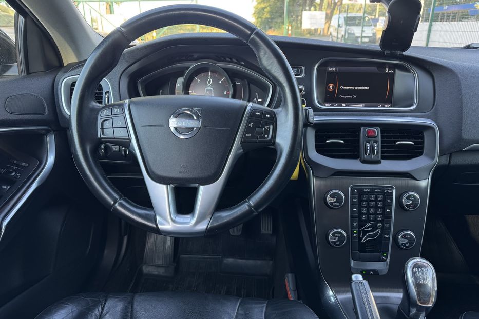 Продам Volvo V40 COMIS  2013 года в г. Умань, Черкасская область
