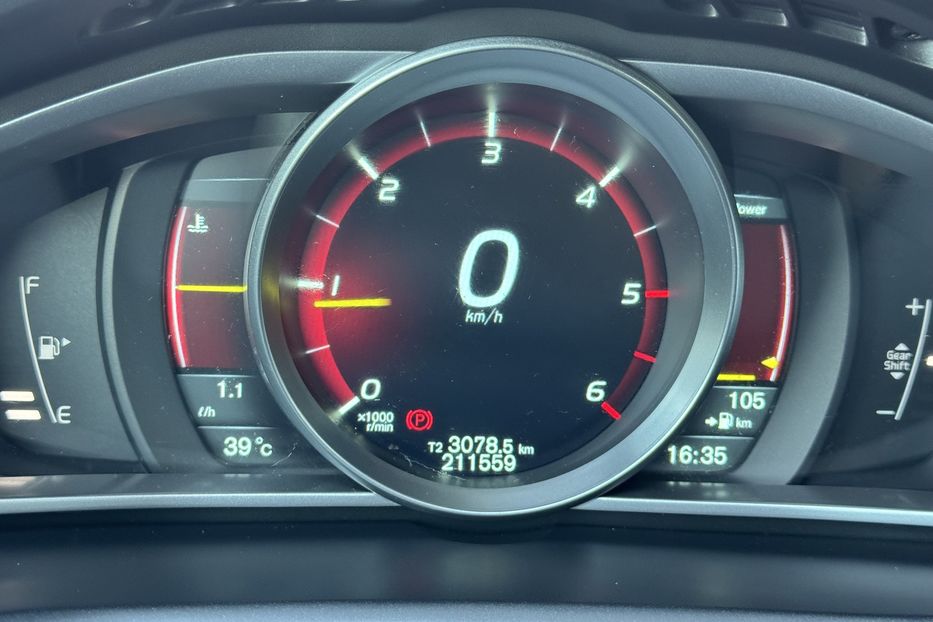 Продам Volvo V40 COMIS  2013 года в г. Умань, Черкасская область