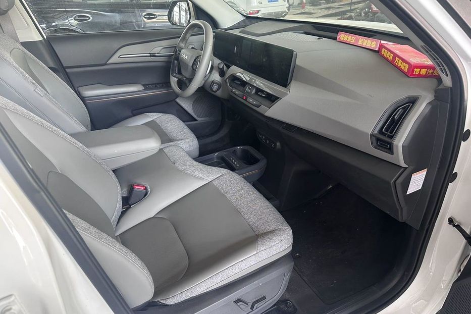 Продам Kia EV6 EV5 Land Edition 64 KW 2023 года в Львове