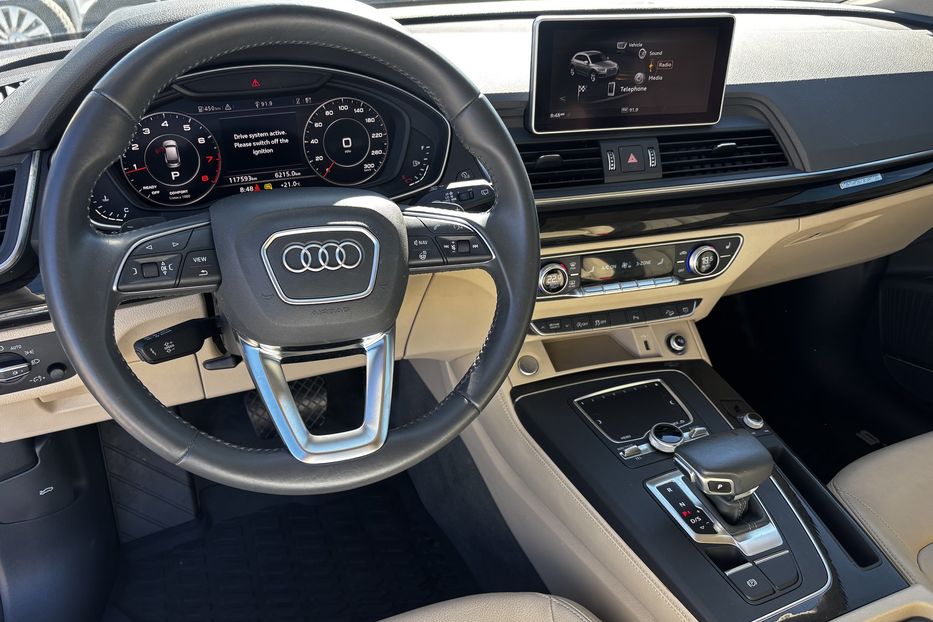 Продам Audi Q5  Premium Plus 9983 2019 года в Львове