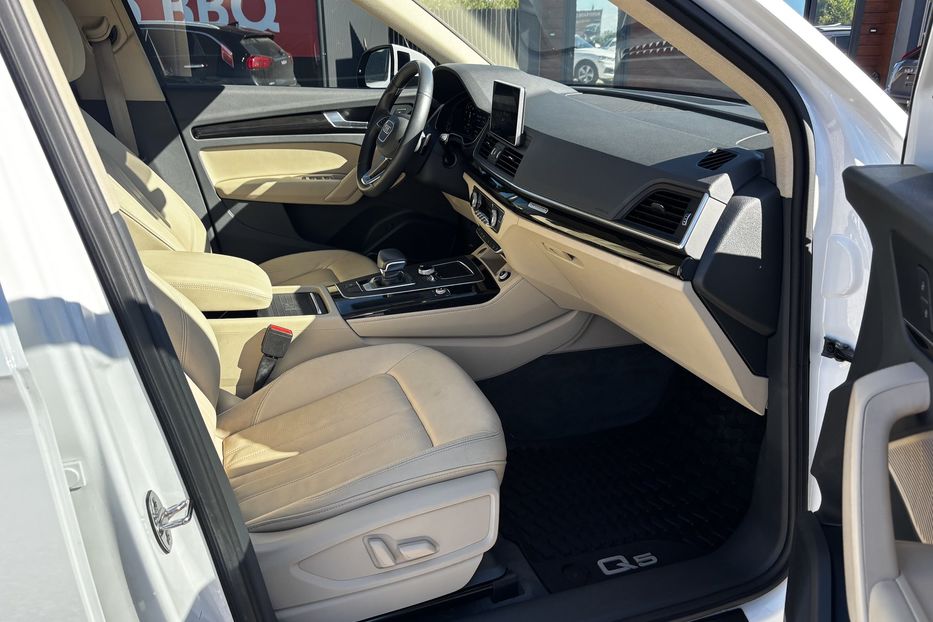 Продам Audi Q5  Premium Plus 9983 2019 года в Львове