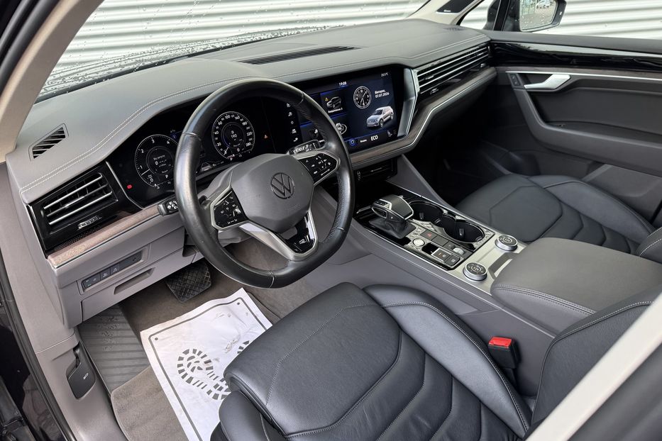Продам Volkswagen Touareg R-line 2021 года в Ровно