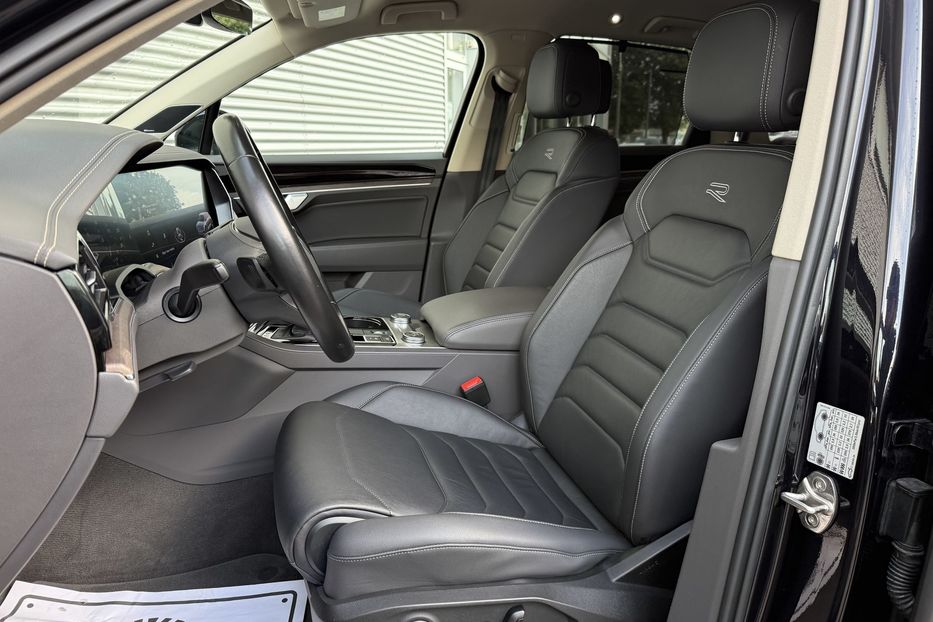Продам Volkswagen Touareg R-line 2021 года в Ровно
