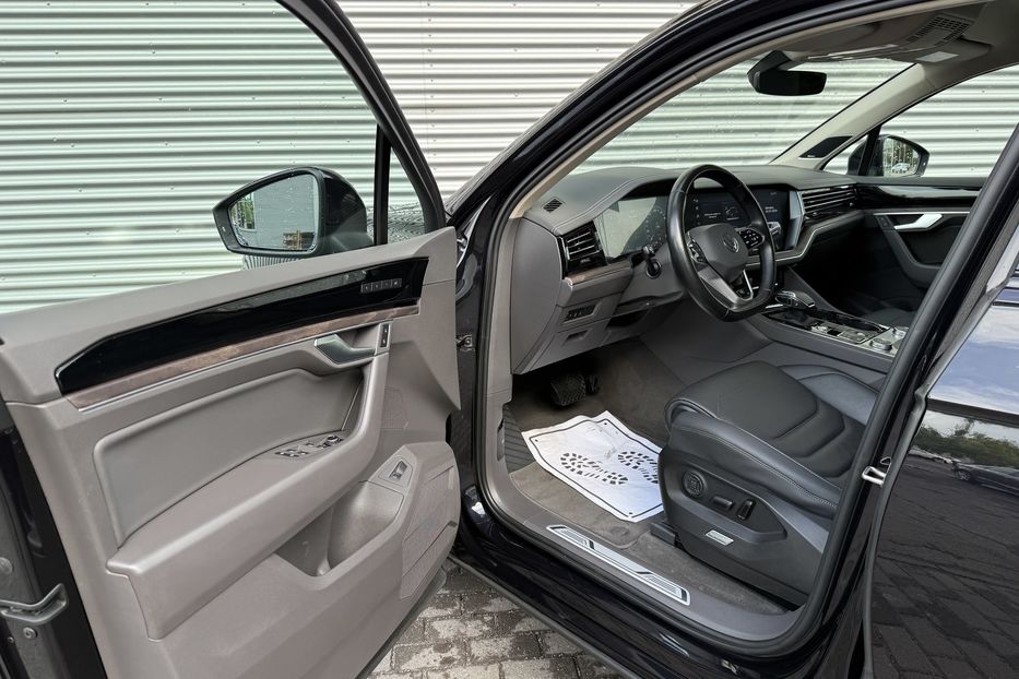 Продам Volkswagen Touareg R-line 2021 года в Ровно