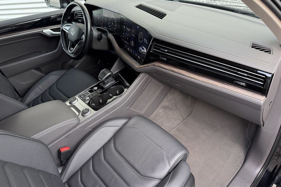 Продам Volkswagen Touareg R-line 2021 года в Ровно