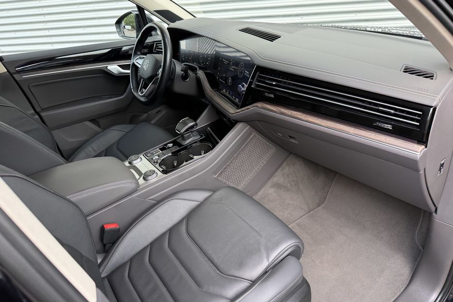 Продам Volkswagen Touareg R-line 2021 года в Ровно