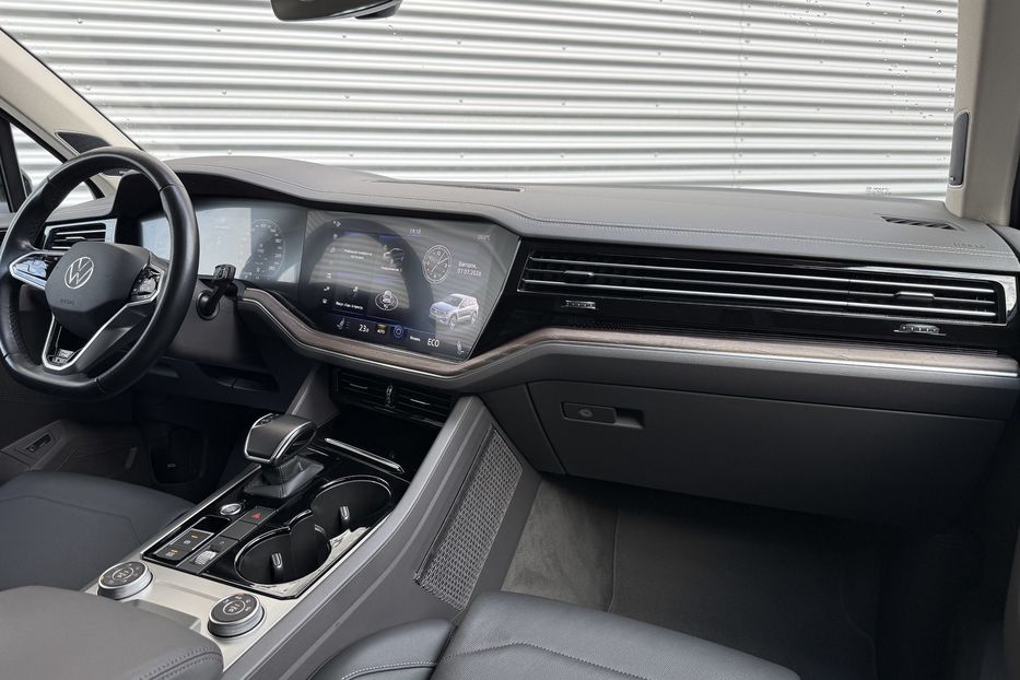 Продам Volkswagen Touareg R-line 2021 года в Ровно