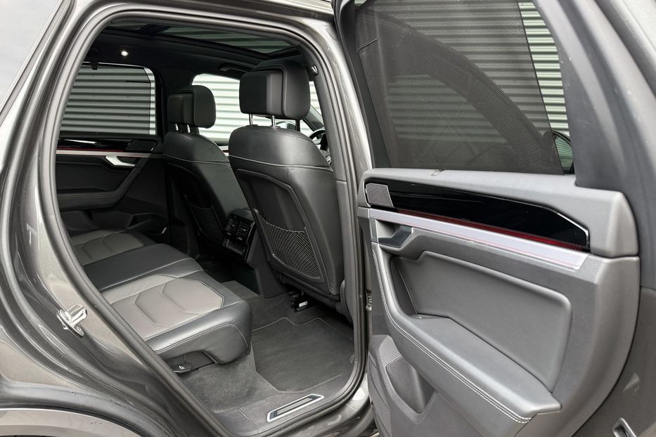 Продам Volkswagen Touareg R-line авто в Рівному 2021 года в Ровно