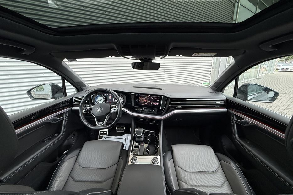 Продам Volkswagen Touareg R-line авто в Рівному 2021 года в Ровно