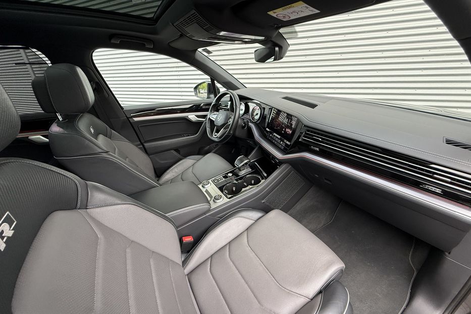Продам Volkswagen Touareg R-line авто в Рівному 2021 года в Ровно