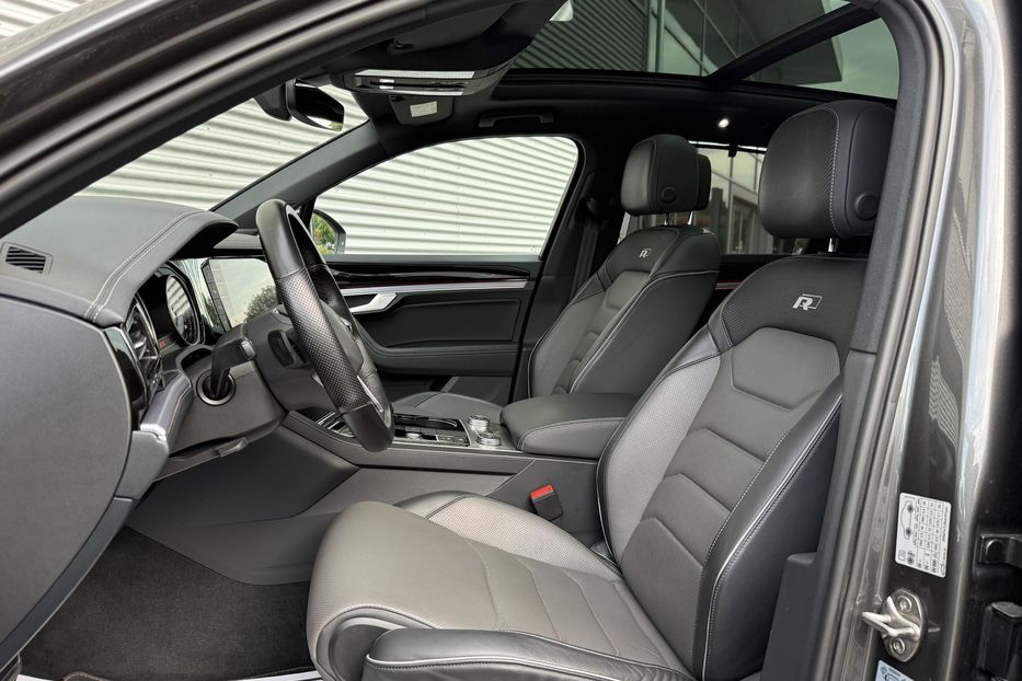 Продам Volkswagen Touareg R-line авто в Рівному 2021 года в Ровно