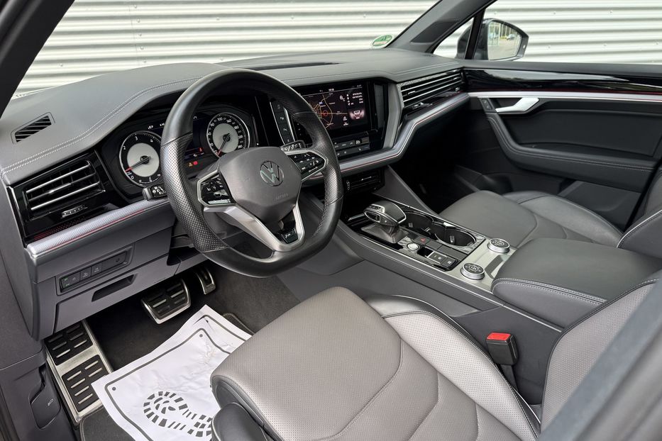 Продам Volkswagen Touareg R-line авто в Рівному 2021 года в Ровно