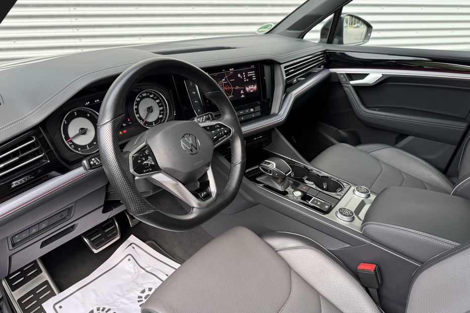 Продам Volkswagen Touareg R-line авто в Рівному 2021 года в Ровно