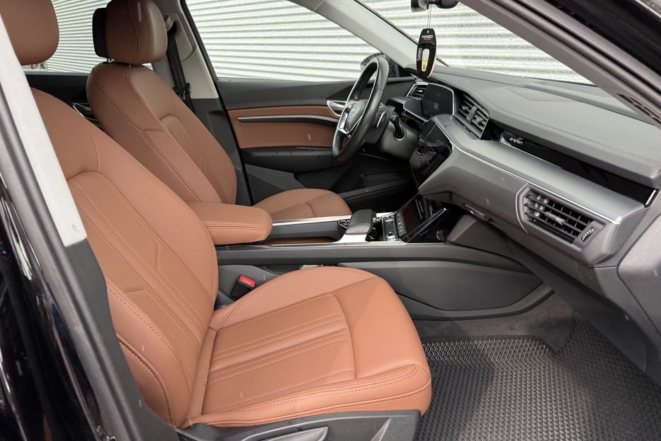 Продам Audi E-Tron 55 95kwt 21p 2020 года в Ровно