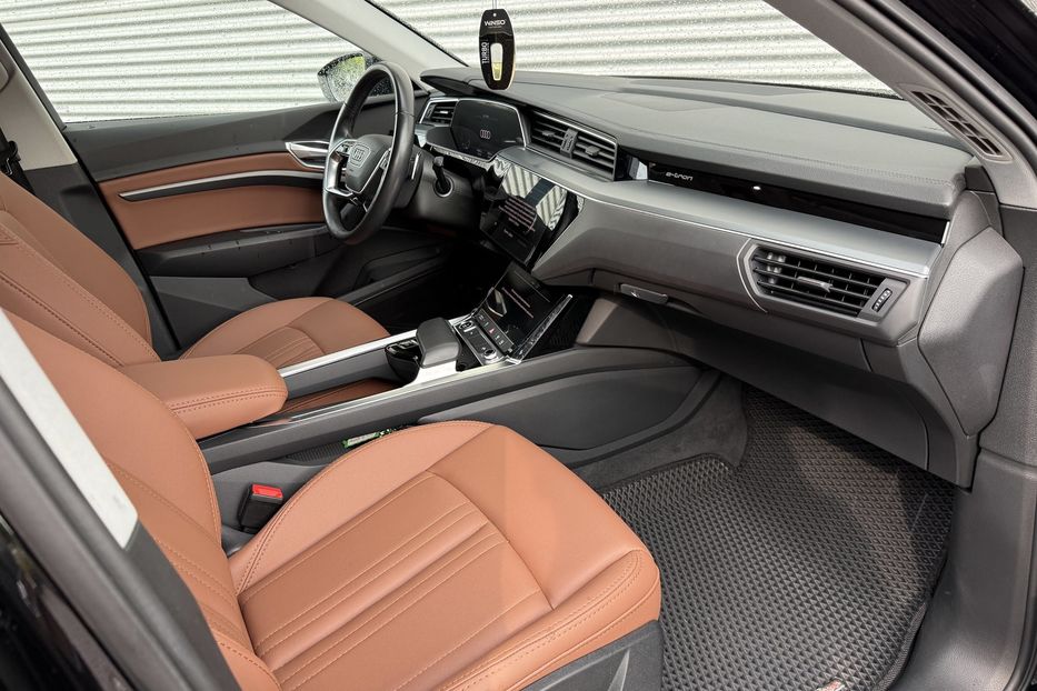 Продам Audi E-Tron 55 95kwt 21p 2020 года в Ровно