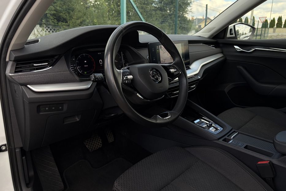 Продам Skoda Octavia  А8 2.0 TDI 150к. FULL LED 2022 года в Львове
