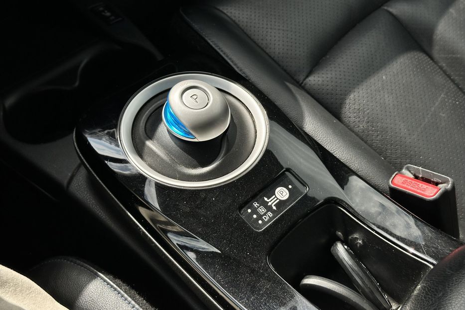Продам Nissan Leaf 2015 года в Луцке
