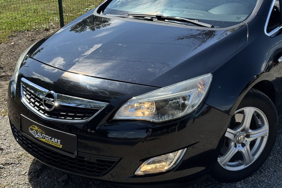 Продам Opel Astra J COMIS  2010 года в г. Умань, Черкасская область