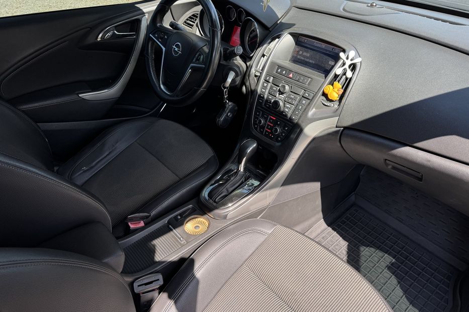 Продам Opel Astra J COMIS  2010 года в г. Умань, Черкасская область