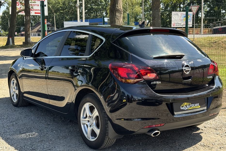 Продам Opel Astra J COMIS  2010 года в г. Умань, Черкасская область