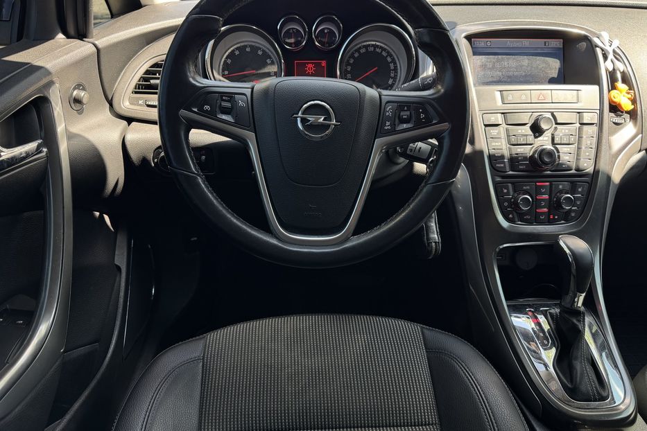 Продам Opel Astra J COMIS  2010 года в г. Умань, Черкасская область