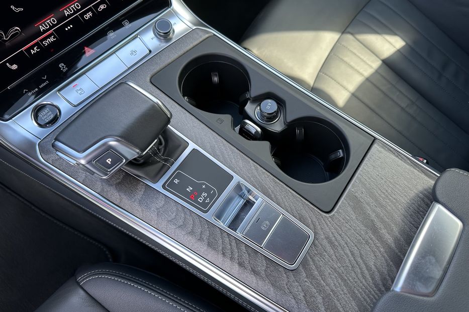 Продам Audi A6 55 TFSI Quattro S-Line 2024 года в Киеве