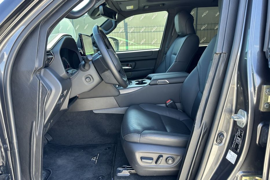 Продам Toyota Land Cruiser 300 Premium Aurum VR10 Armored 2023 года в Киеве