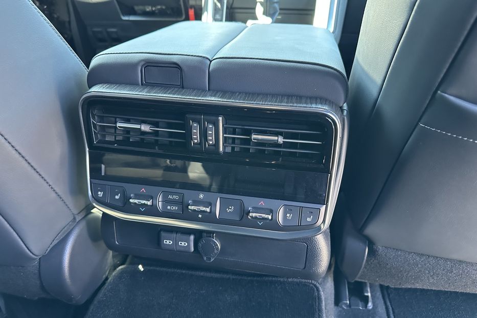 Продам Toyota Land Cruiser 300 Premium Aurum VR10 Armored 2023 года в Киеве