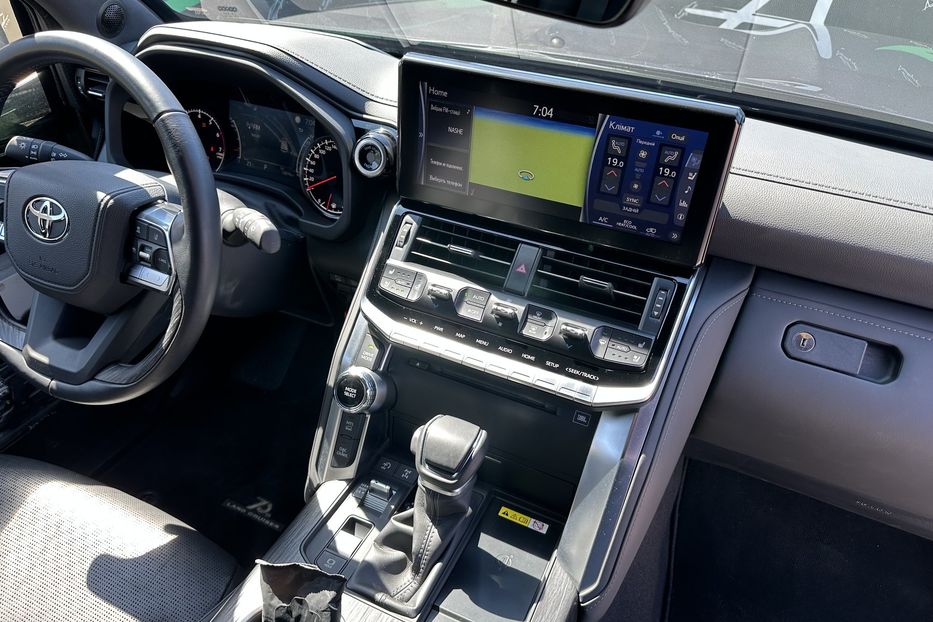 Продам Toyota Land Cruiser 300 Premium Aurum VR10 Armored 2023 года в Киеве