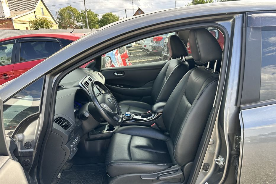 Продам Nissan Leaf 2014 года в Луцке