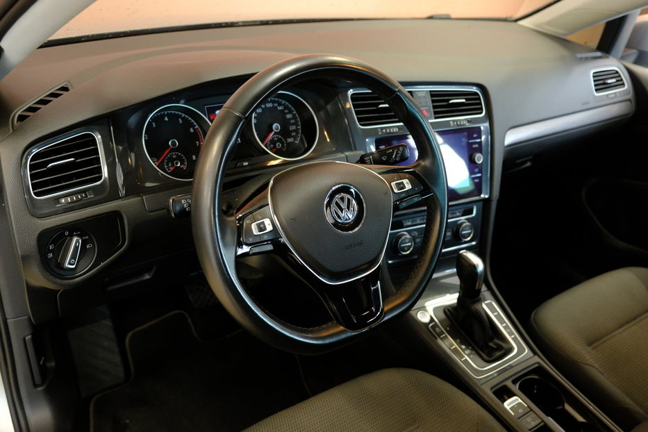 Продам Volkswagen Golf VII 2019 года в Одессе