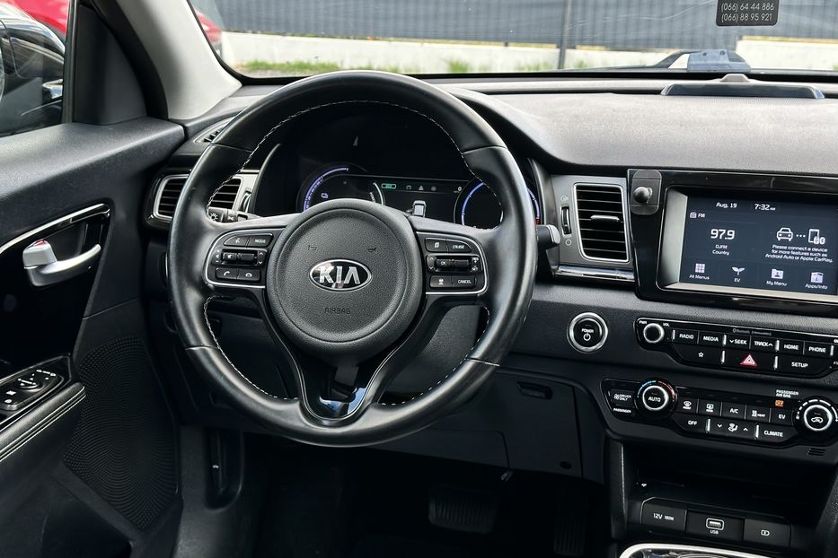 Продам Kia Niro 64 квт 2019 года в Луцке