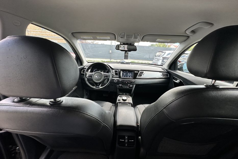 Продам Kia Niro 64 квт 2019 года в Луцке