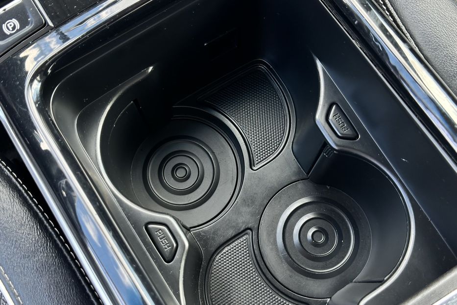 Продам Kia Niro 64 квт 2019 года в Луцке