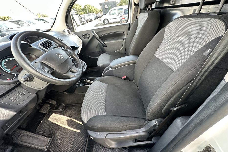 Продам Renault Kangoo груз. 33 квт 2019 года в Луцке