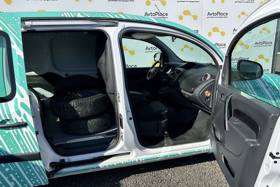 Продам Renault Kangoo груз. 33 квт 2019 года в Луцке