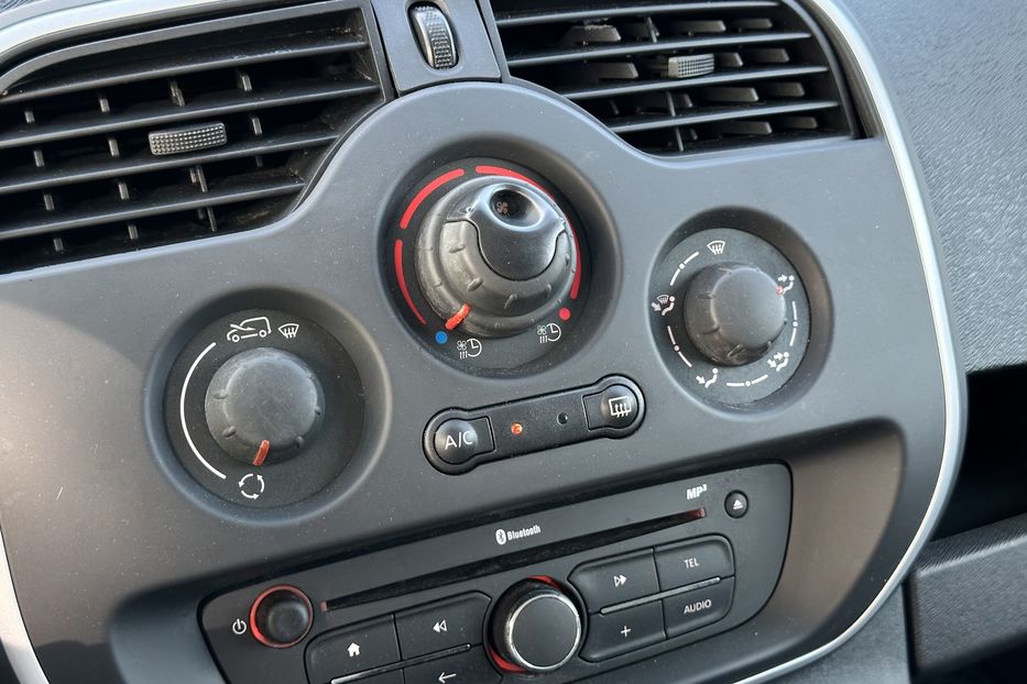 Продам Renault Kangoo груз. 33 квт 2019 года в Луцке