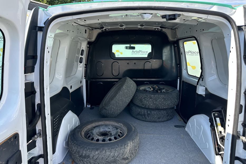 Продам Renault Kangoo груз. 33 квт 2019 года в Луцке