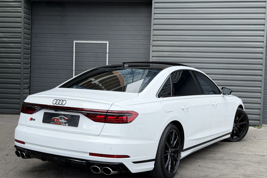 Продам Audi S8 Long Quattro 2023 года в Киеве