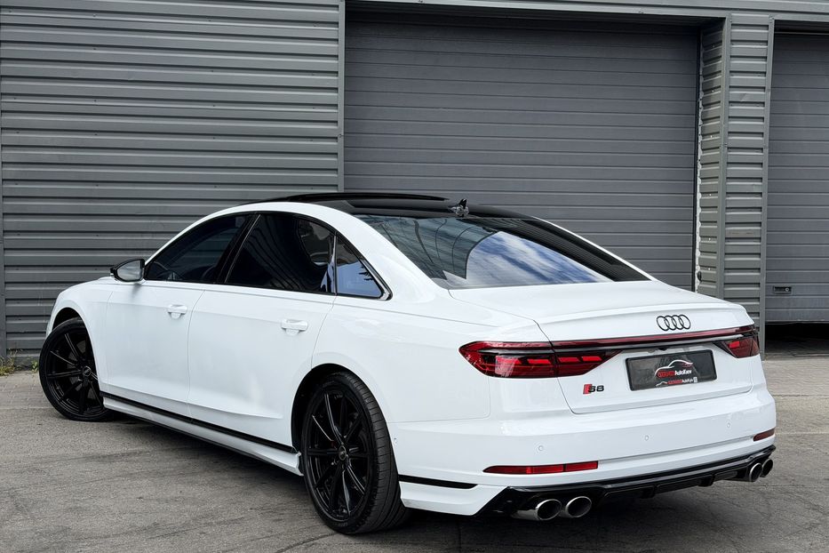 Продам Audi S8 Long Quattro 2023 года в Киеве