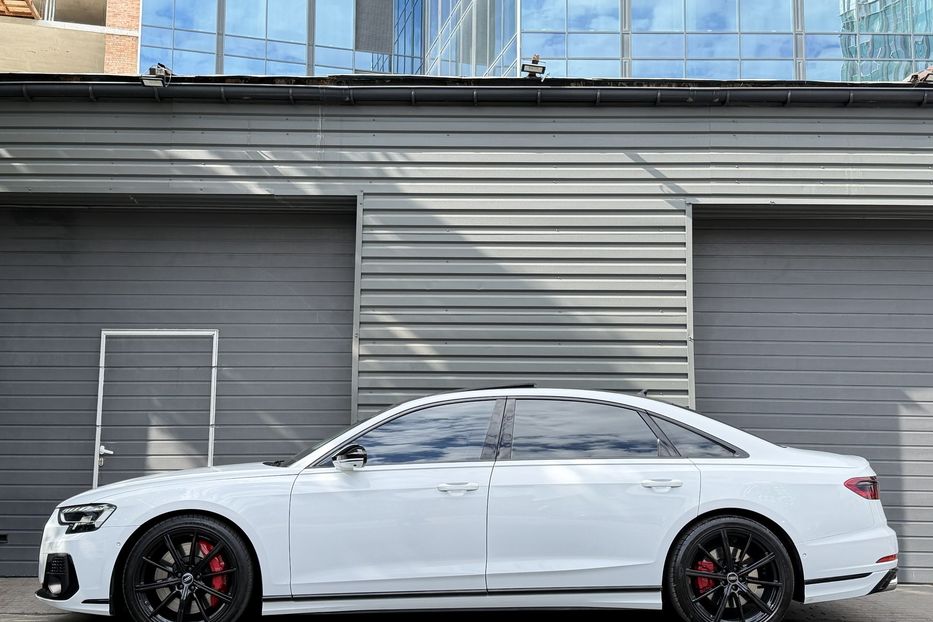 Продам Audi S8 Long Quattro 2023 года в Киеве