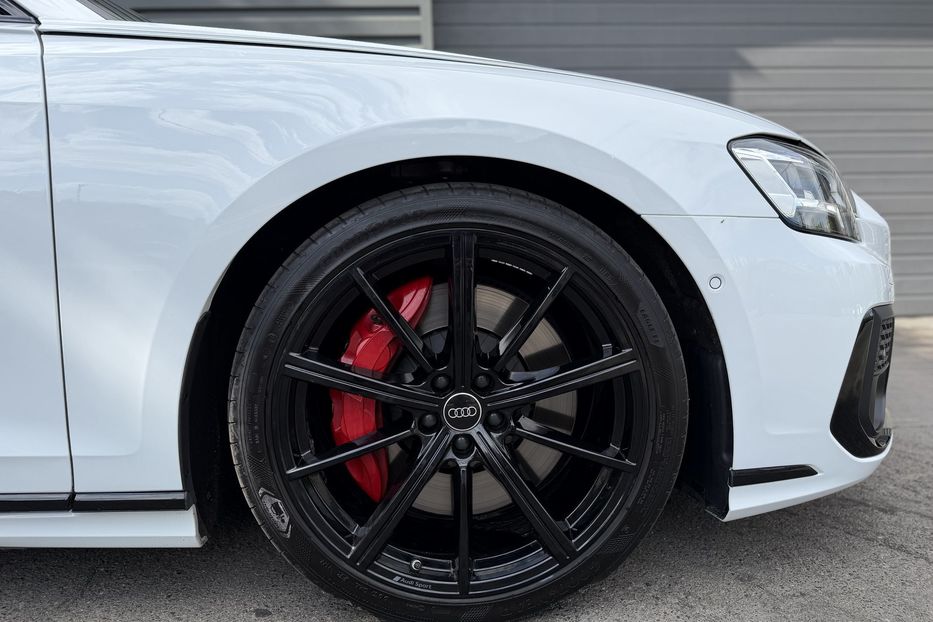 Продам Audi S8 Long Quattro 2023 года в Киеве