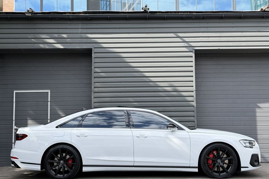 Продам Audi S8 Long Quattro 2023 года в Киеве