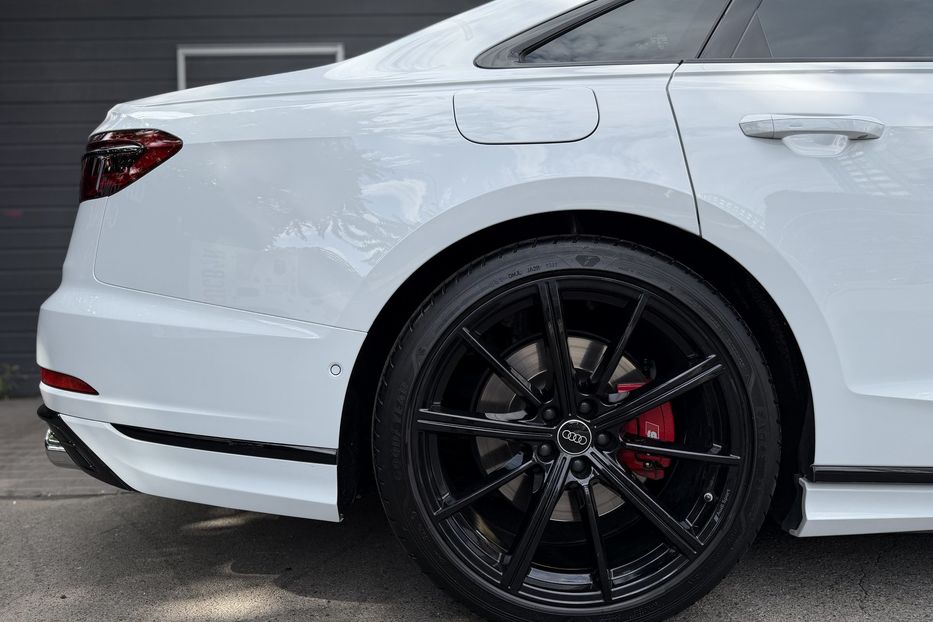 Продам Audi S8 Long Quattro 2023 года в Киеве