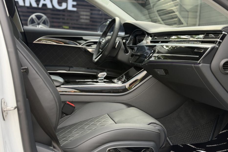 Продам Audi S8 Long Quattro 2023 года в Киеве