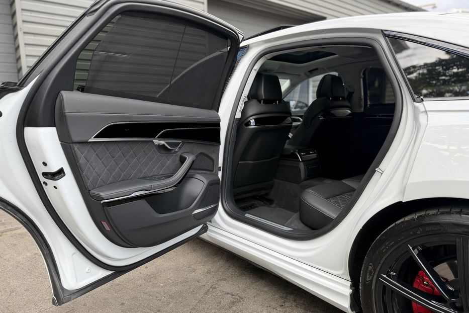 Продам Audi S8 Long Quattro 2023 года в Киеве