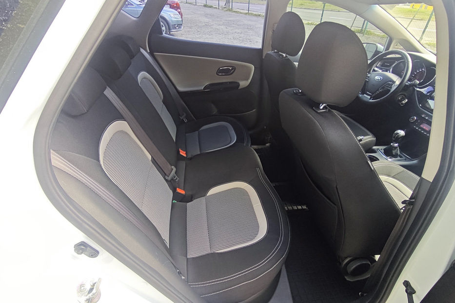 Продам Kia Ceed 1.6D  MT (136 к.с.)   2015 года в Киеве